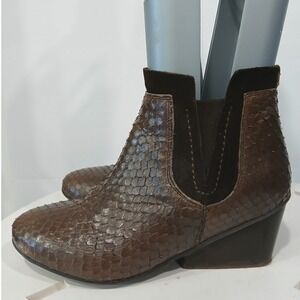 Sesto Meucci Womens Sz 6M Brown Snakeskin Embossed Genuine Leather Ankle Boots